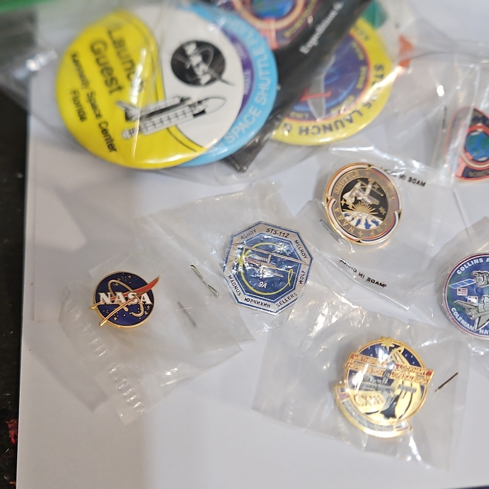Nasa Pins Collection - Picture 5 of 7